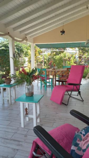 Gîte Tropicool dans jardin tropical à Sainte-Anne
